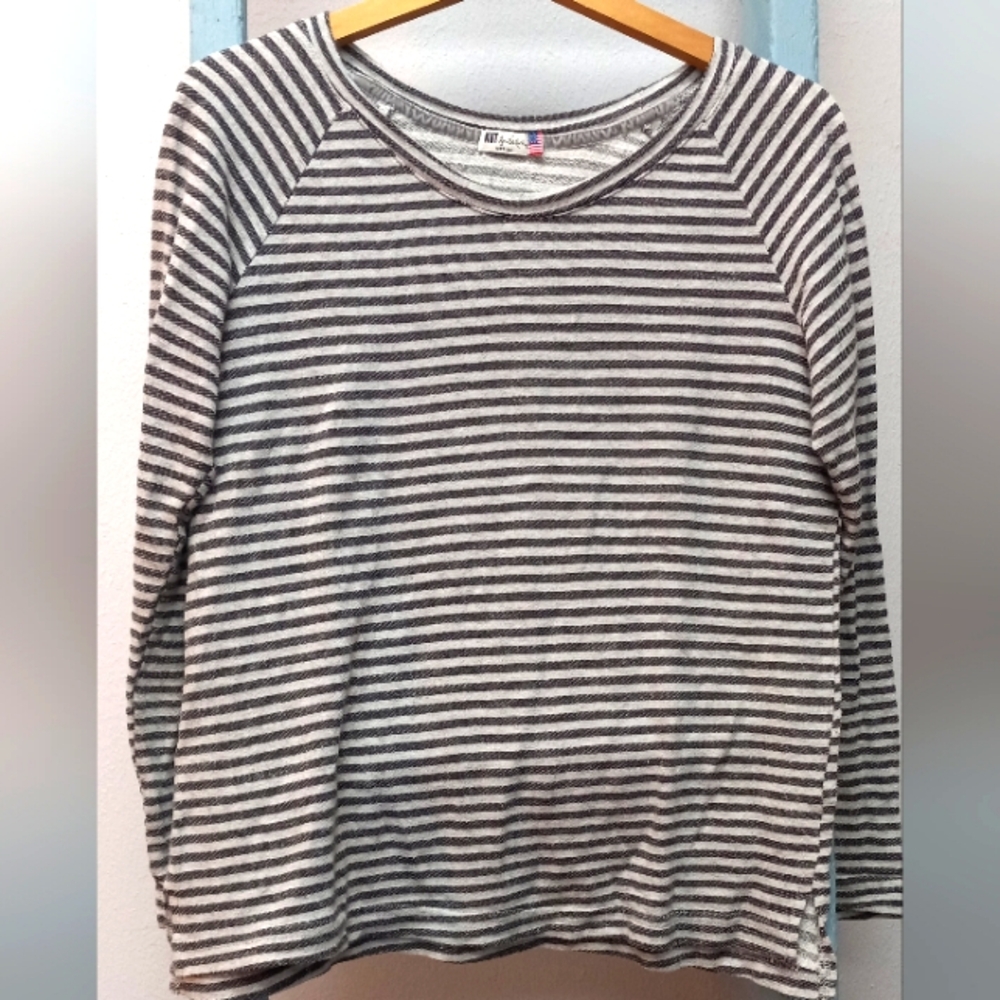 Kut from the Kloth striped l/shorts shirt